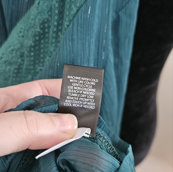 Emerald green Torrid sheer longsleeved top sz 3 - Picture 2 of 9